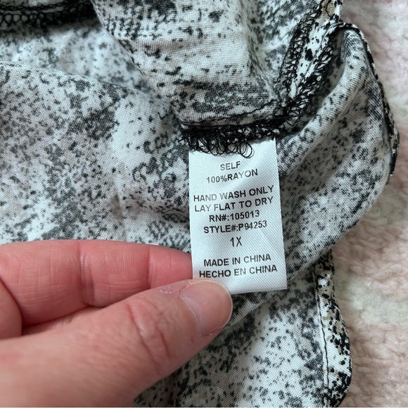 Savanna Jane Snake Print Floral Embroidered Maxi Shirt Dress Button Front SZ 1X - Picture 4 of 10